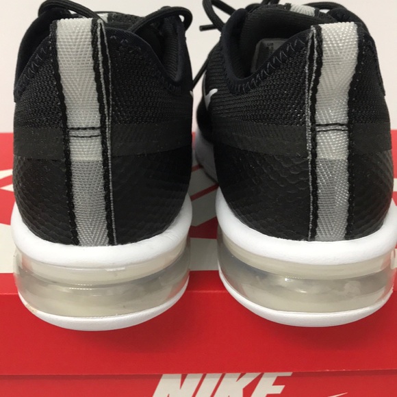 wmns air max sequent 2